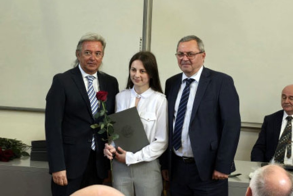 AKD-u uručena zahvala za suradnju i sudjelovanje na Danu karijera Grafičkog fakulteta