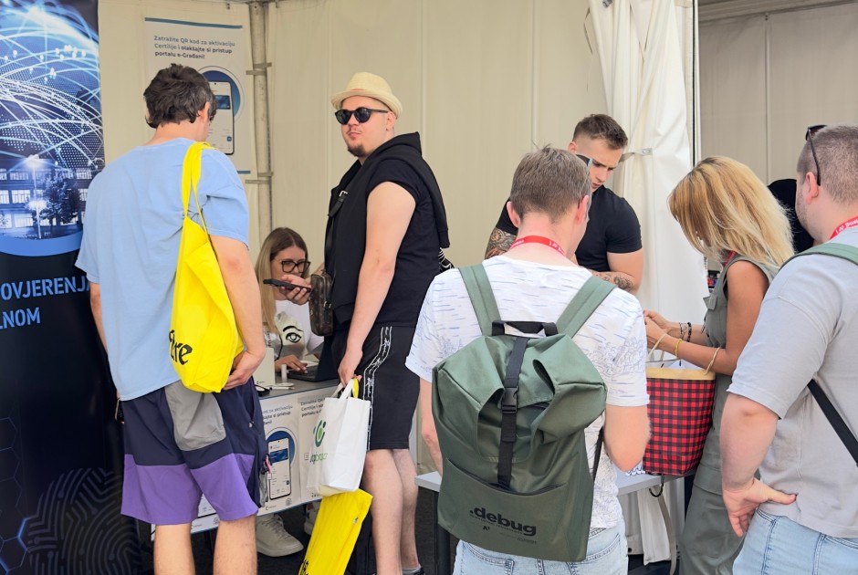 AKD NA .DEBUG KONFERENCIJI: SIGURNOST NACIONALNIH DOKUMENATA